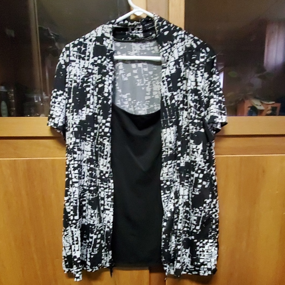 Two- in- one Womens blouse 3X.
